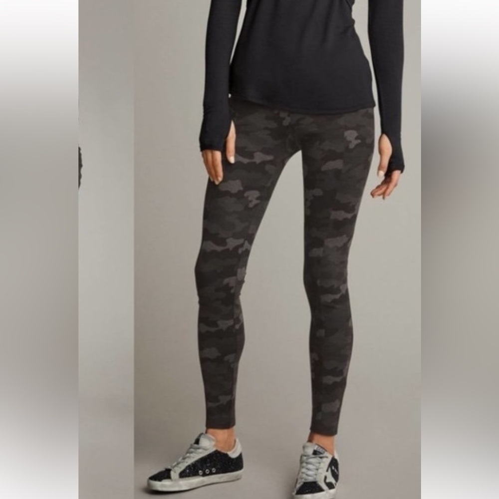 Cabi ATC Black Gray Camo Leggings size Medium